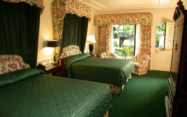 Pine Inn
