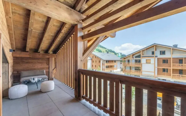 4 Bedroom Duplex With Large Balcony and Parking