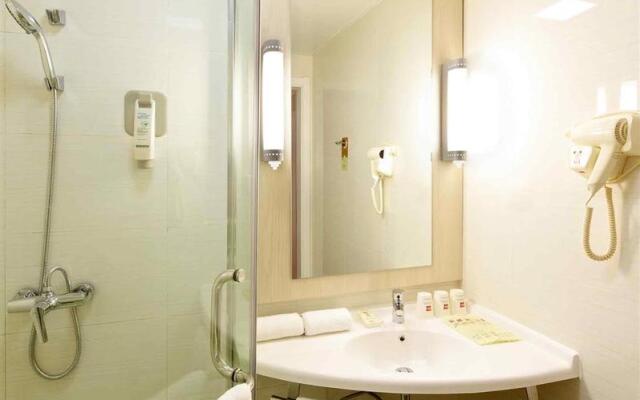 ibis Jinan Jingwu RD