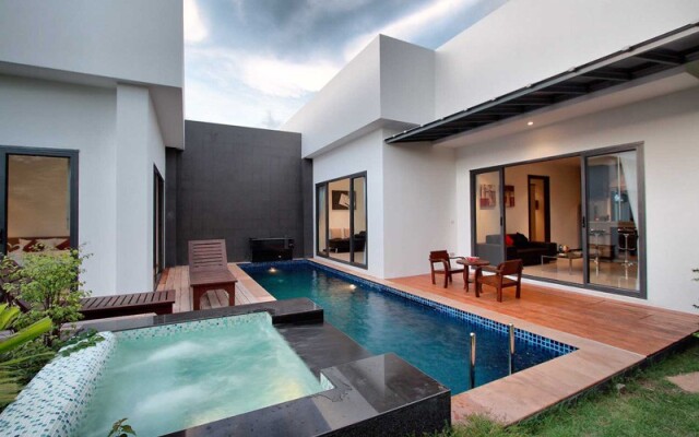 Seastone Private Pool Villas