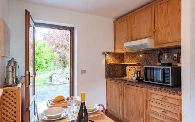 Charming Apartment With Garden in Courmay