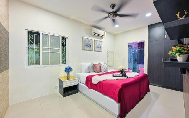 4BD Pool Villa Pattaya with Jacuzzi - Exquisite Pool Villa A