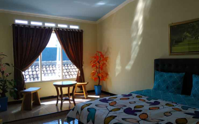 Comfort Room at Penginapan Kahan
