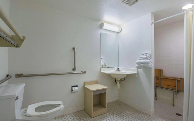 Motel 6 Rochester, MN