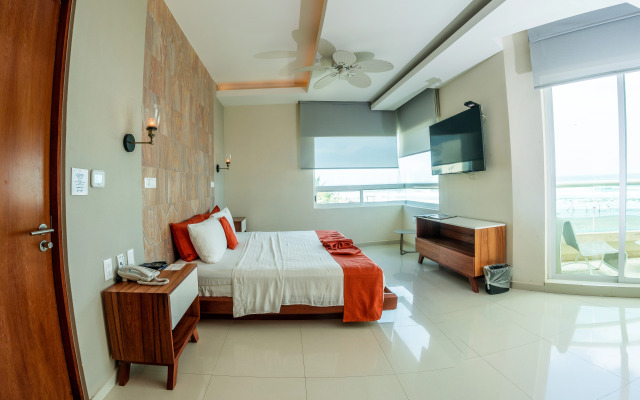 Artisan Family Hotels And Resorts Playa Esmeralda
