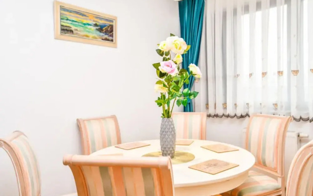 Modern 2bdr Apartment-best View- Free Parking