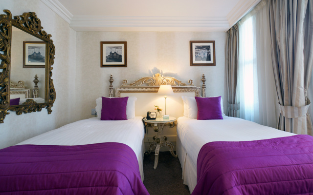 Ashburn Hotel