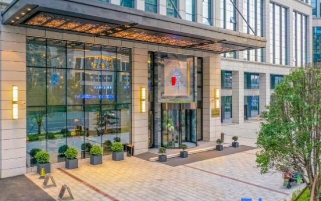 Yannian Wenyuan Hotel