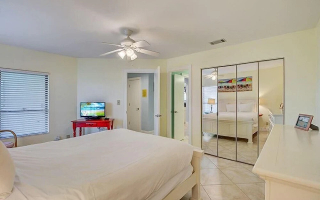 Summerhouse 305 by Wild Dunes, Oceanfront