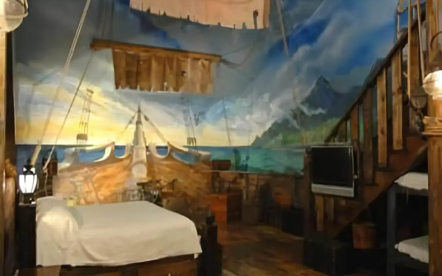 Wildwood Inn Tropical Dome & Theme Suites