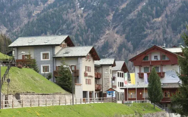 Alpi Residence