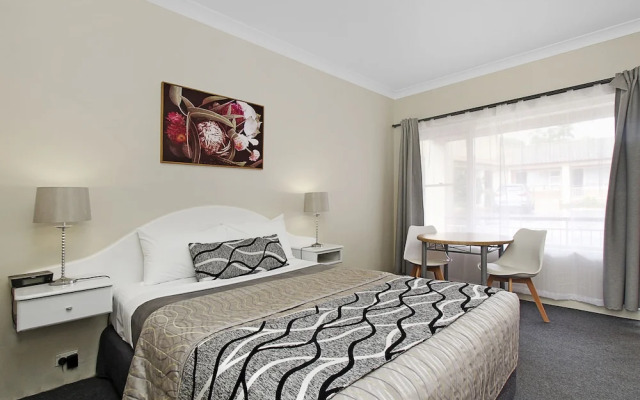 Engadine Motor Inn
