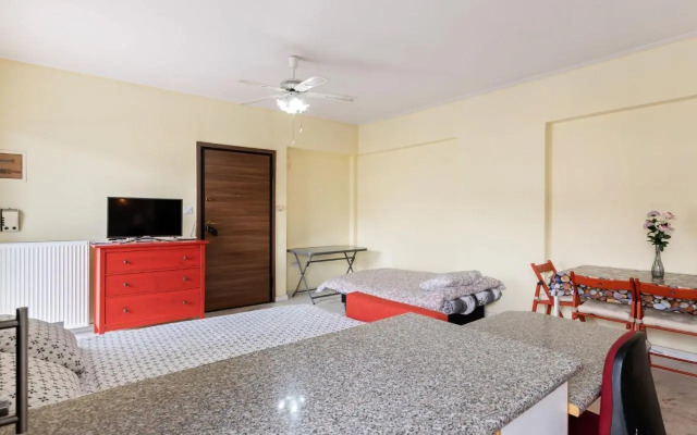 Homely Apartment in Piraeus with Balcony
