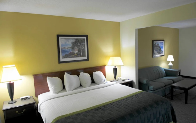 Baymont Inn & Suites Mason