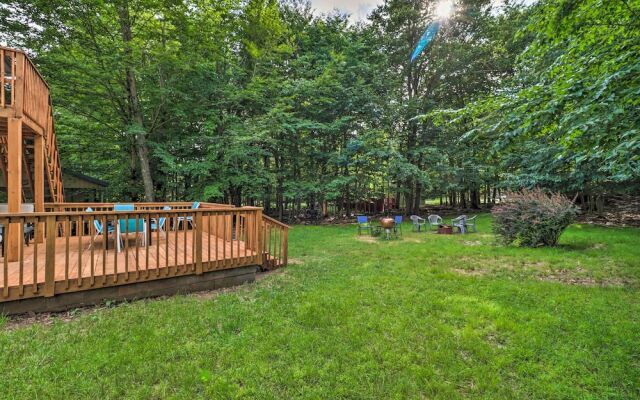 Spacious Tobyhanna Family Home: Pool/beach Access!