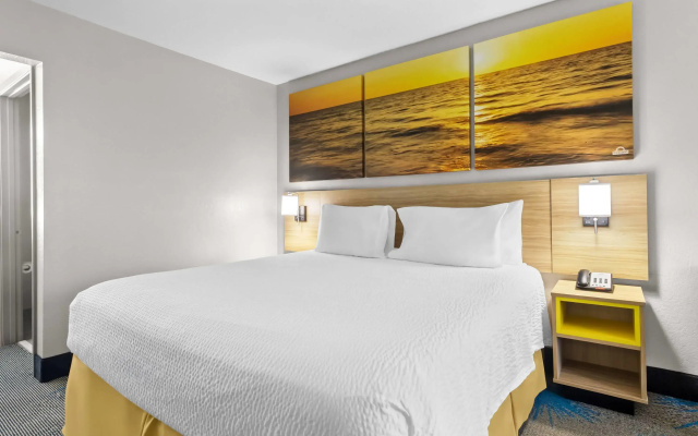 Days Inn by Wyndham Ocean Springs