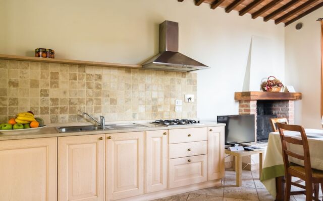 Farmhouse in Rapolano-terme With Swimming Pool, Garden, BBQ