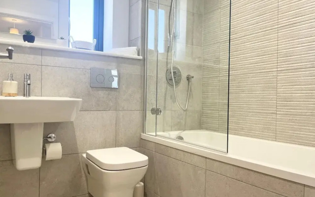 The Retreat on Morrab Sleeps 6 Balcony Parking