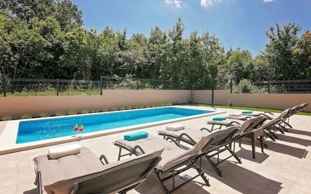 Spacious Villa With Private Pool in Labin