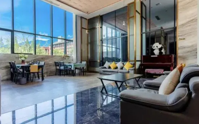 Dujiangyan Yuandong Yaju Hotel (panda valley)