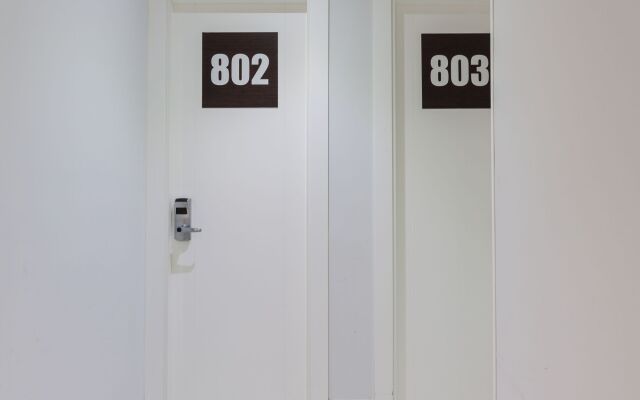 Hostal Gran Via 44