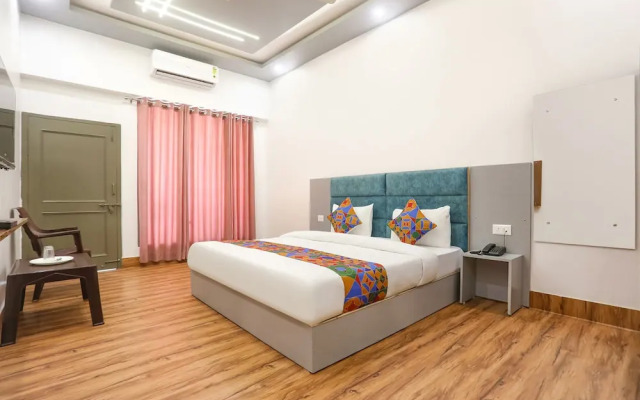 Fabhotel Villa The Suites