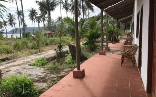Coconut Boulevard Resort