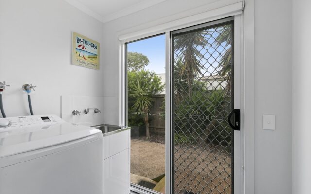 Fantasea - Free Foxtel & Wifi