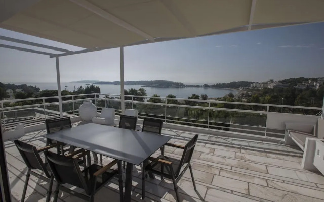 Luxury penthouse with stunning riviera view by GHH