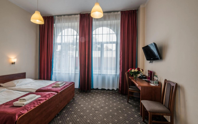 Lothus Hotel