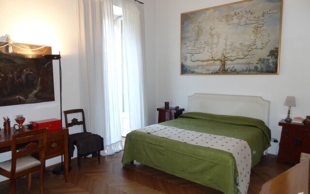 In Rome, Aristocratic, 3 Bedroom in Elegant, Historic Palace 3 Bedrooms 3 Bathrooms Apts