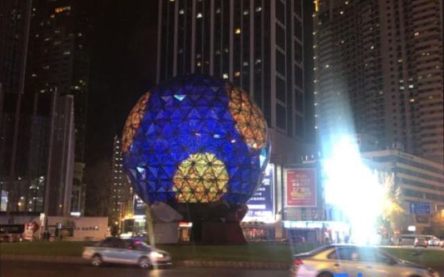 Ganghui Four Seasons Hotel Apartment (Dalian Railway Station Zhongshan Square)