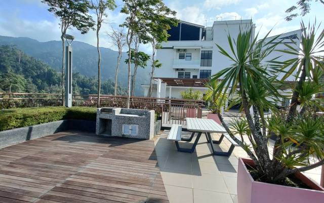 Pool View Casa Suite @ Midhill Genting Highlands (5pax)