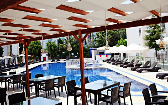 Serpina Hotel - Adults Only