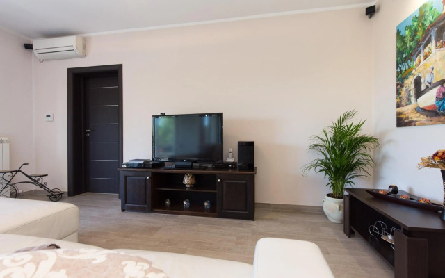 Deluxe Sea View Apartment Mate Balote