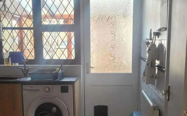 Quackers-seaside Village-pet Friendly-parking-