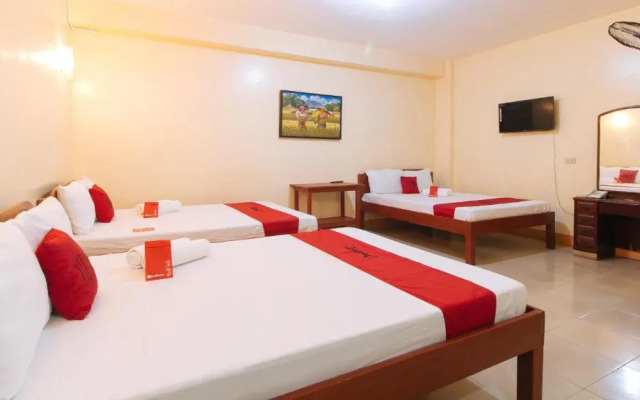 Reddoorz @ Golden Park Inn La Union