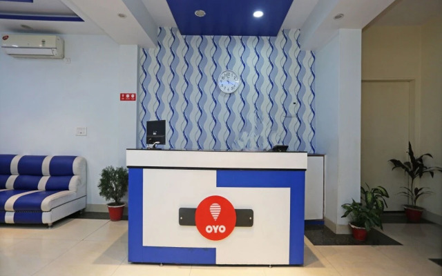 Oyo Flagship 26480 Hotel Nisa