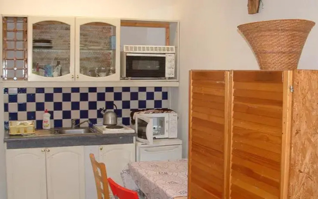 Azusa Guest House