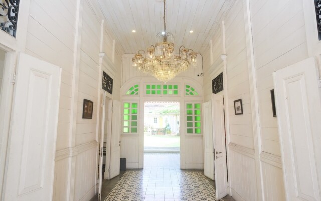 RedDoorz Plus @ Harmonie Cepu Blora
