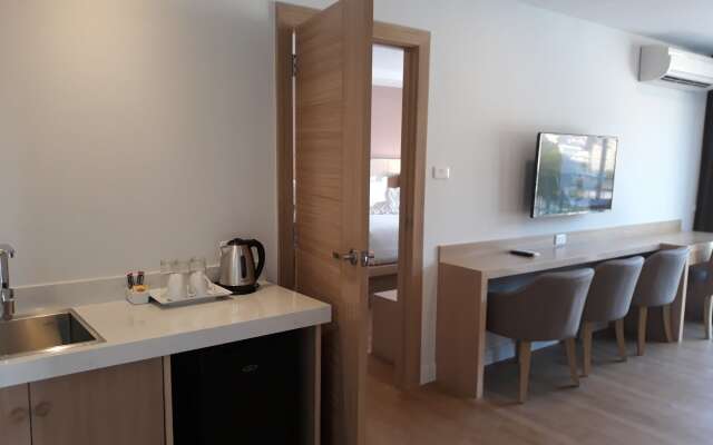 New Square Patong Hotel