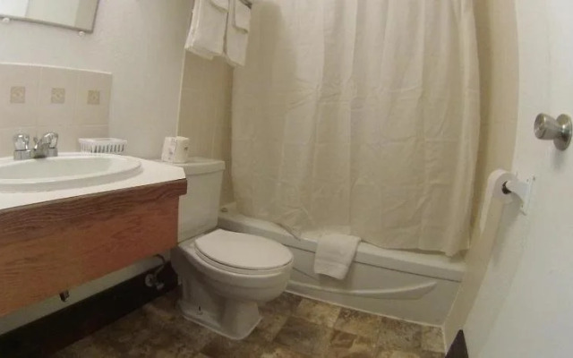 Outpost Motel & Kitchenette Suites