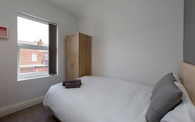 Townhouse @ 27 Electricity St Crewe