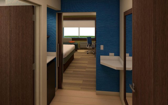 Holiday Inn Express & Suites Tampa East - Ybor City, an IHG Hotel