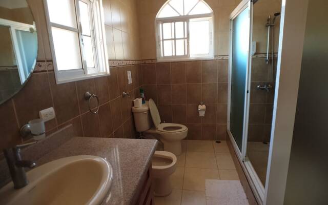 Great Privacy 3 Bedroom Villa Near the Beach