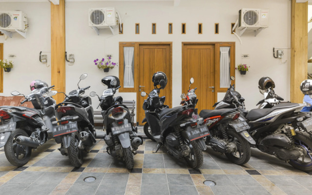 RedDoorz Syariah @ Tatasurya Guesthouse Malang