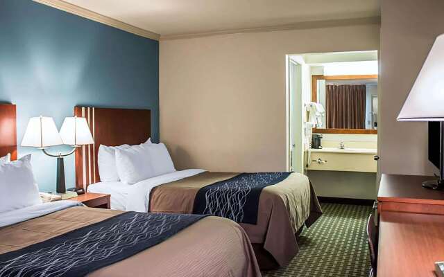 Days Inn by Wyndham Austintown