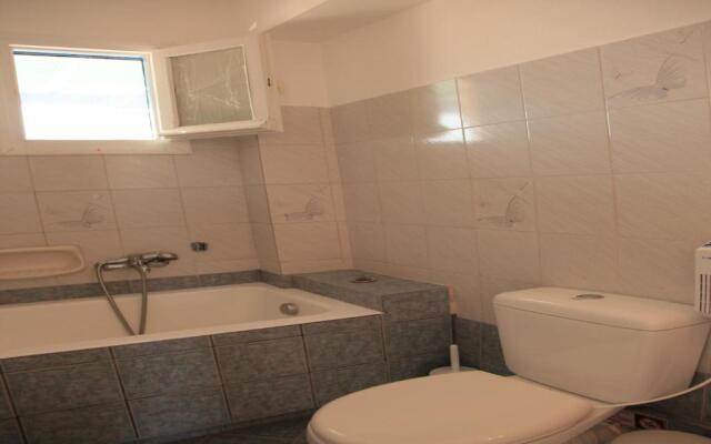 Polemis Studios & Apartments