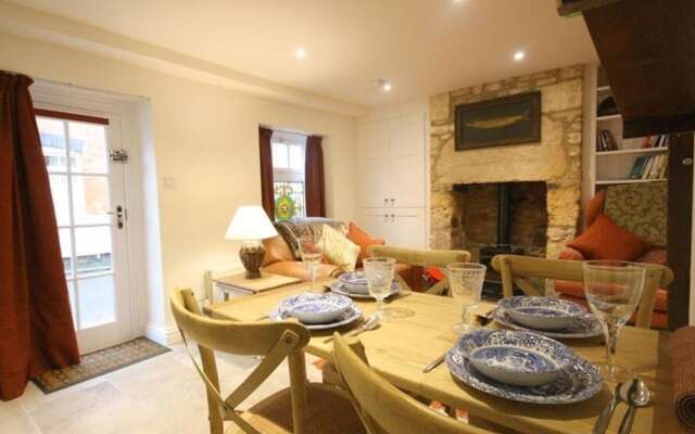 Mad Molly's Cottage