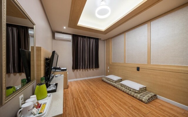 Mokpo 1beonji Hotel